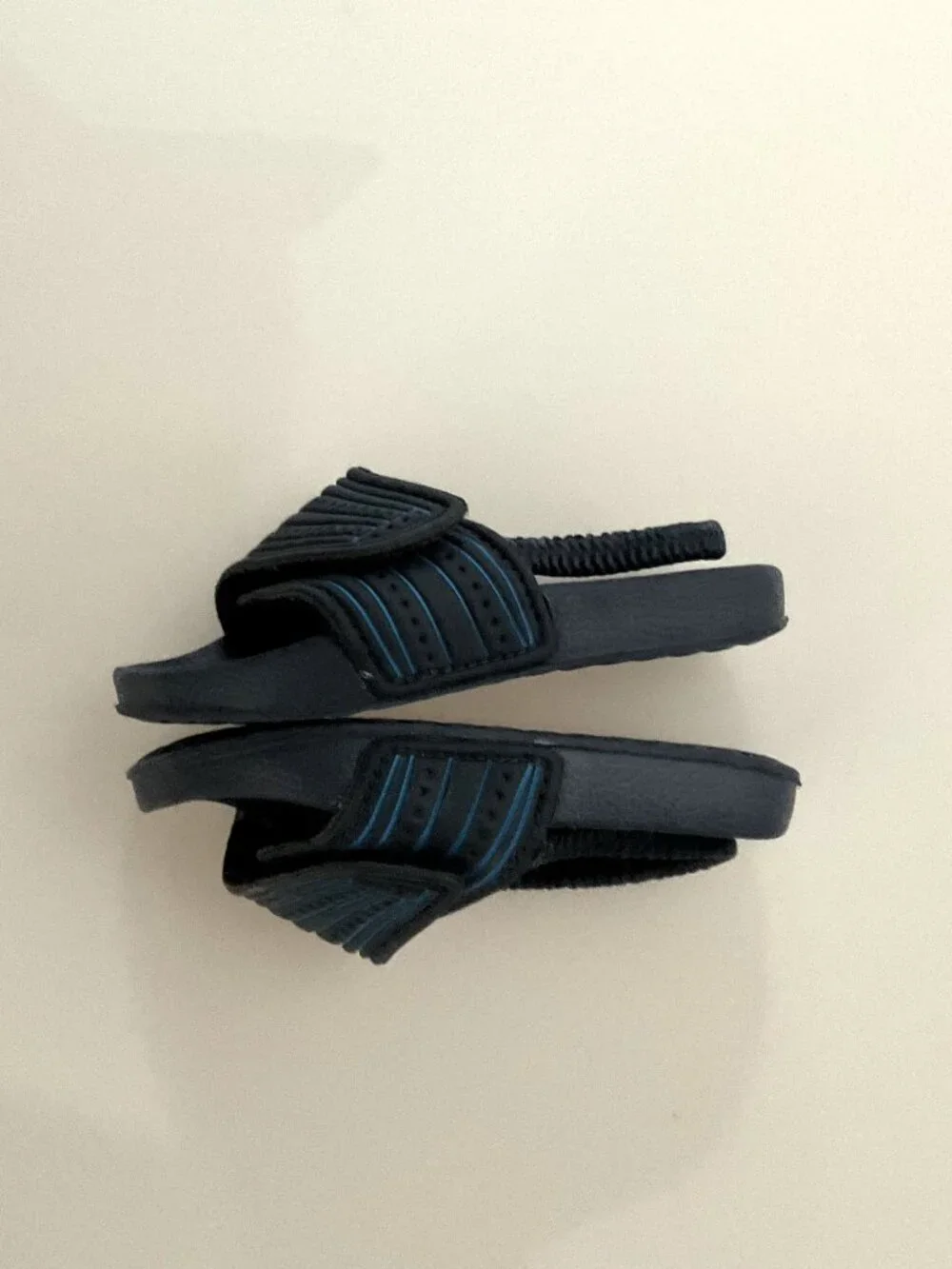 SCULPTED STRIPE NAVY BLUE KIDS SLIDES QUICK CLOSE FASTENER